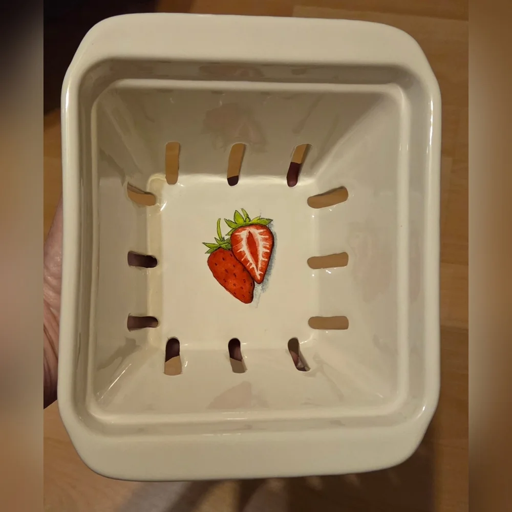 Rae Dunn Ceramic Organic Fruit Basket 7.5x6x4